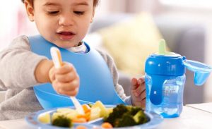 Mendorong Bayi Menjadi Pencinta Makanan